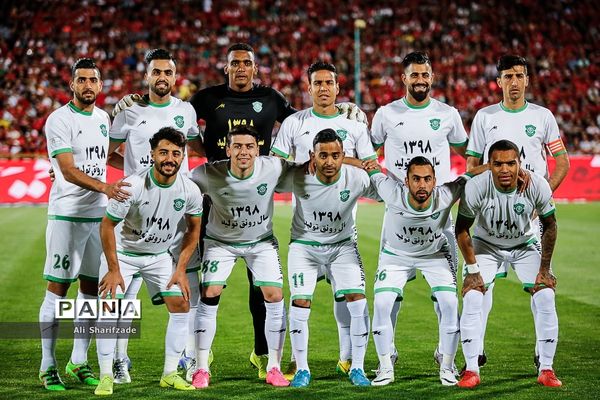 دیدار تیم‌های پرسپولیس و ماشین سازی تبریز