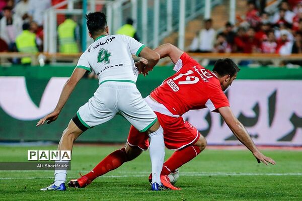 دیدار تیم‌های پرسپولیس و ماشین سازی تبریز