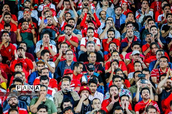 دیدار تیم‌های پرسپولیس و ماشین سازی تبریز