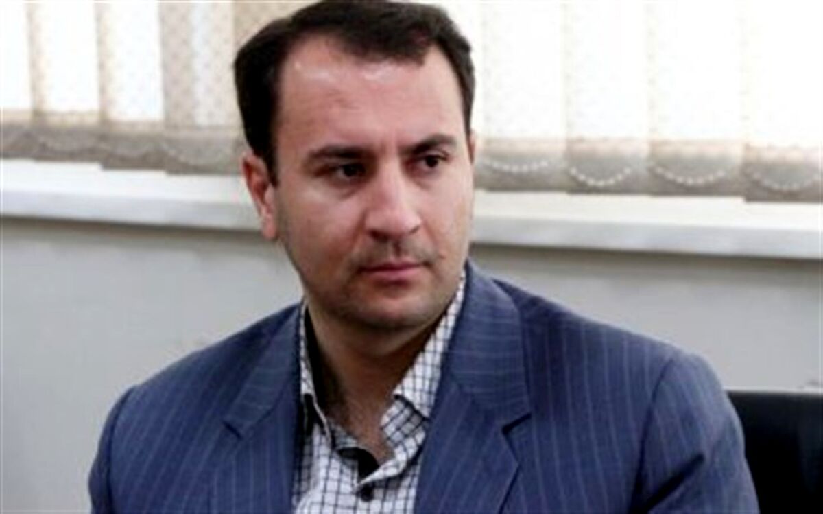 چون مخاطبین آموزش و پرورش افرادی فرهیخته و آگاهند، مسئولیت روابط عمومی را سنگین تر می کند