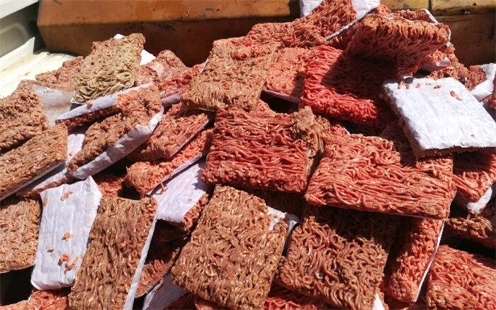 ۲۰۰ کیلو گوشت چرخ کرده غیر قابل مصرف در شهرستان فردیس کشف و معدوم  شد