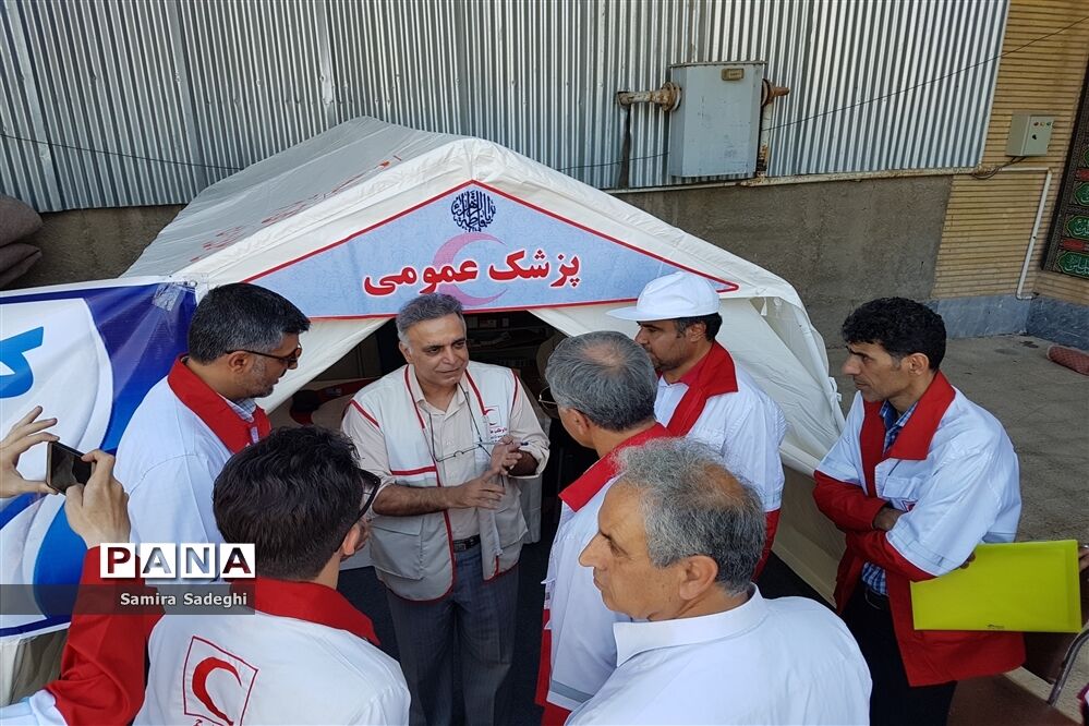 کاروان سلامت جمعیت هلال احمر پاکدشت در روستای قرمز تپه