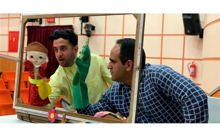 کتابخانه‌های سیار طرح «هم قصه هم تماشا» را در روستاها اجرا می‌کنند