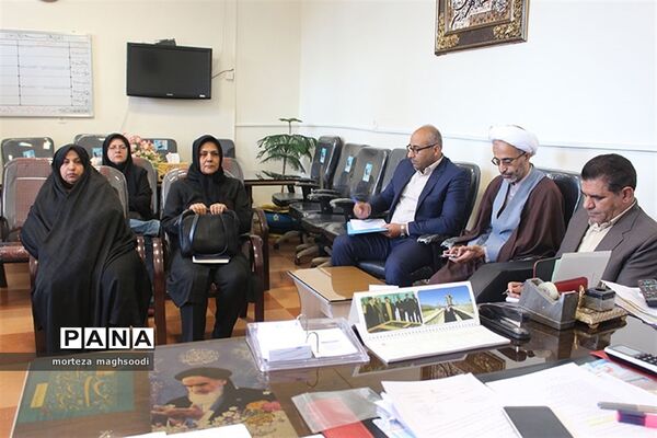 جلسه کارگروه استانی طرح و ساماندهی لباس فرم دانش آموزی