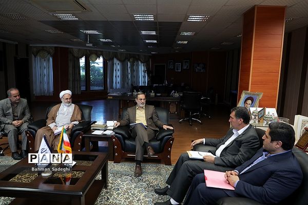 دیدار وزیر آموزش و پرورش با جمعی از نمایندگان مجلس