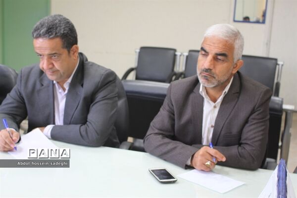 جلسه کار گروه استانی لباس فرم دانش آموزی استان بوشهر