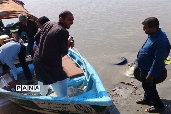 ارسال و توزیع کمک‌های کارشناس مسئول اموربانوان آموزش و پرورش خوزستان