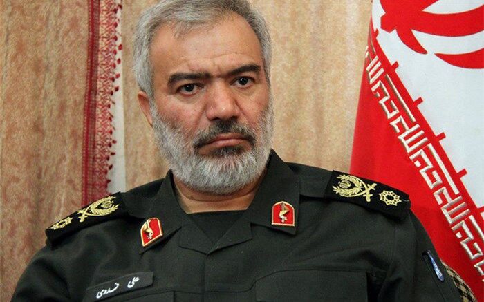 دریادار فدوی: دشمن می خواهد ما را تحت فشار قرار دهد