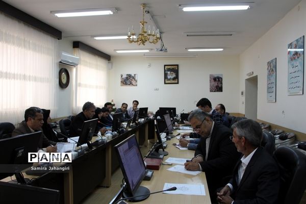 اولین جلسه کارگروه طرح ساماندهی‌‌، نظارت و مدیریت برتهیه و توزیع لباس فرم دانش‌آموزان