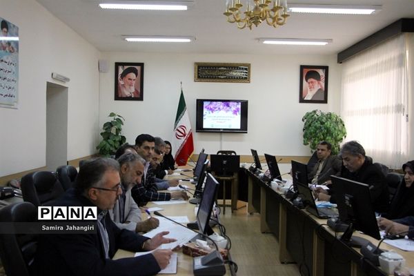 اولین جلسه کارگروه طرح ساماندهی‌‌، نظارت و مدیریت برتهیه و توزیع لباس فرم دانش‌آموزان