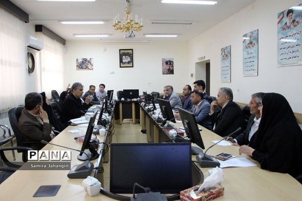 اولین جلسه کارگروه طرح ساماندهی‌‌، نظارت و مدیریت برتهیه و توزیع لباس فرم دانش‌آموزان