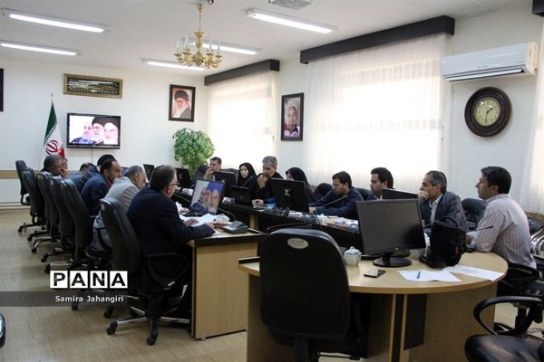 اولین جلسه کارگروه طرح ساماندهی‌‌، نظارت و مدیریت برتهیه و توزیع لباس فرم دانش‌آموزان