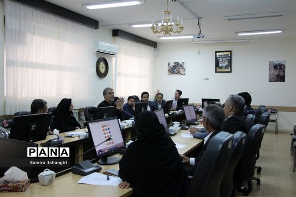 اولین جلسه کارگروه طرح ساماندهی‌‌، نظارت و مدیریت برتهیه و توزیع لباس فرم دانش‌آموزان