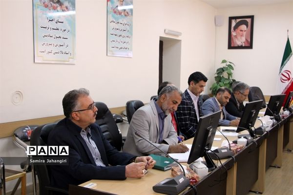 اولین جلسه کارگروه طرح ساماندهی‌‌، نظارت و مدیریت برتهیه و توزیع لباس فرم دانش‌آموزان