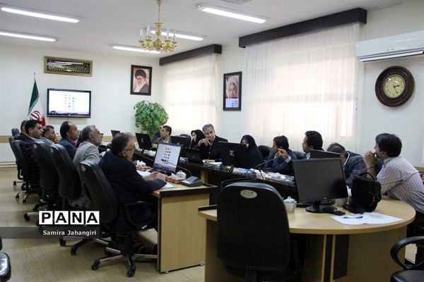 اولین جلسه کارگروه طرح ساماندهی‌‌، نظارت و مدیریت برتهیه و توزیع لباس فرم دانش‌آموزان