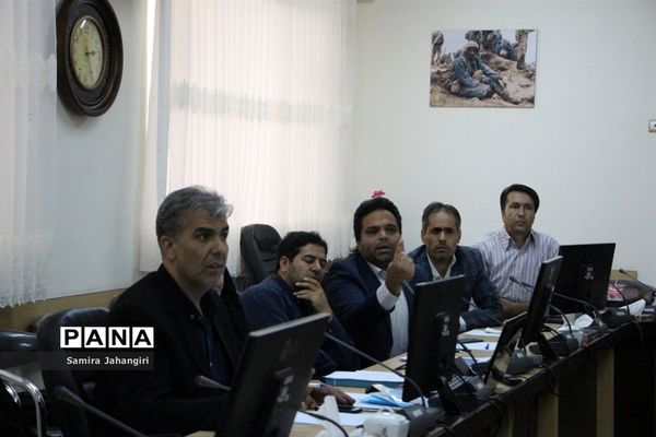 اولین جلسه کارگروه طرح ساماندهی‌‌، نظارت و مدیریت برتهیه و توزیع لباس فرم دانش‌آموزان