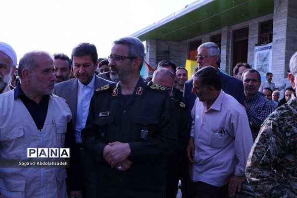 بازدید معاون وزیر کشور  و فرمانده سازمان بسیج مستضعفین کشور ازمناطق‌سیل‌زده سیمرغ