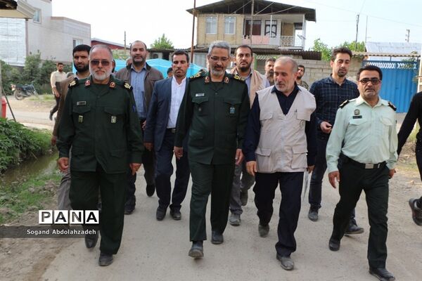 بازدید معاون وزیر کشور  و فرمانده سازمان بسیج مستضعفین کشور ازمناطق‌سیل‌زده سیمرغ