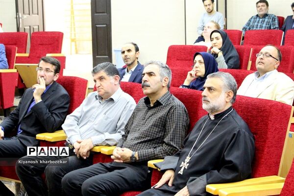 نشست آیین روزه‌داری و فرهنگ اقوام و ادیان آذربایجان غربی