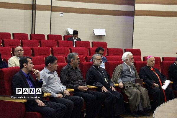 نشست آیین روزه‌داری و فرهنگ اقوام و ادیان آذربایجان غربی