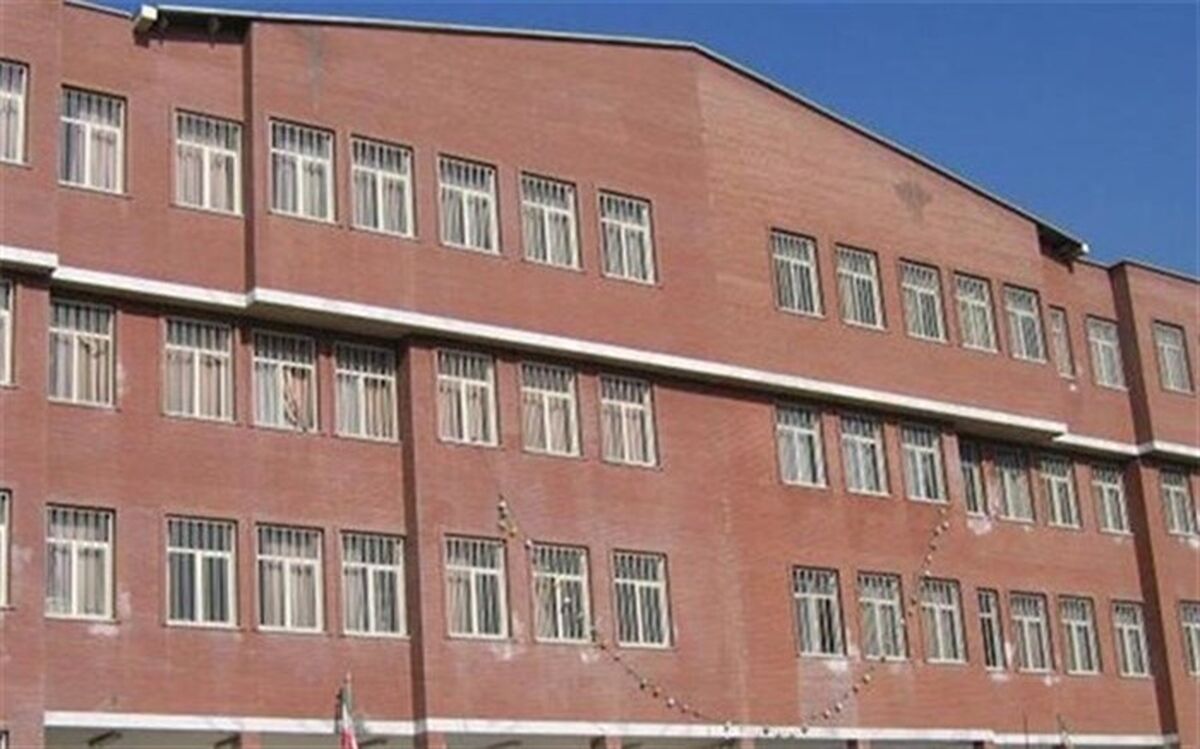 مدیر آموزش و پرورش شهرستان درمیان : کمک ۲۰۰ میلیون ریالی به آموزش و پرورش شهرستان درمیان