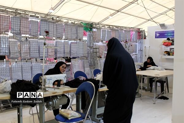 نمایشگاه مد و لباس ایرانی در پل طبیعت تهران