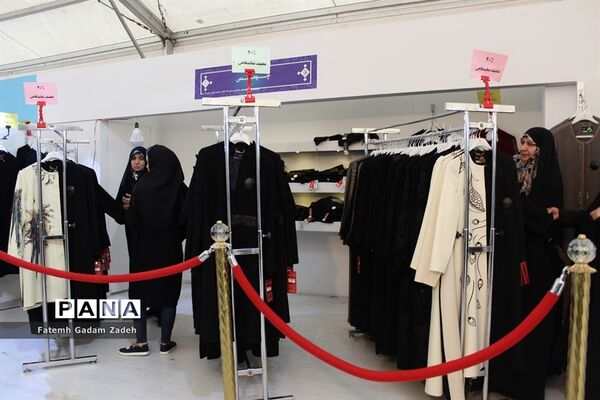 نمایشگاه مد و لباس ایرانی در پل طبیعت تهران