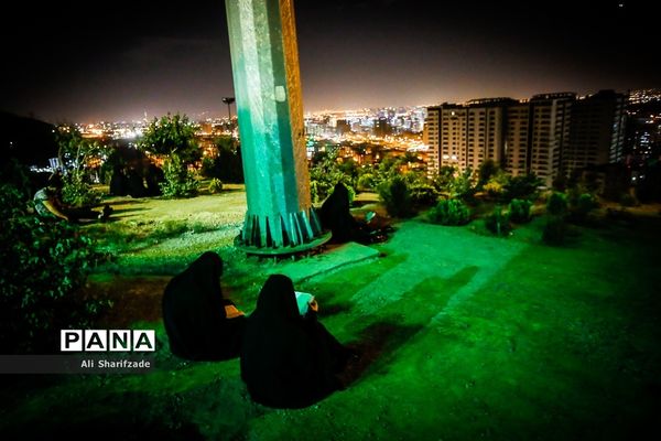 مراسم احیا شب نوزدهم ماه مبارک رمضان در مقبره الشهدای چیتگر