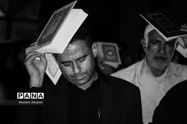 مراسم احیا شب نوزدهم ماه مبارک رمضان در مصلای آبادان