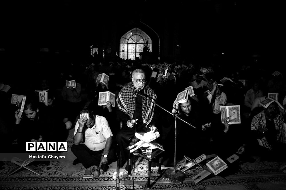 مراسم احیا شب نوزدهم ماه مبارک رمضان در مصلای آبادان