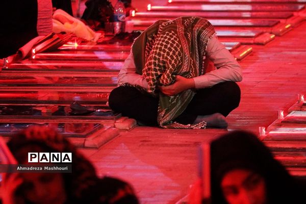 مراسم شب اول قدر در گلزار شهدای وادی رحمت تبریز