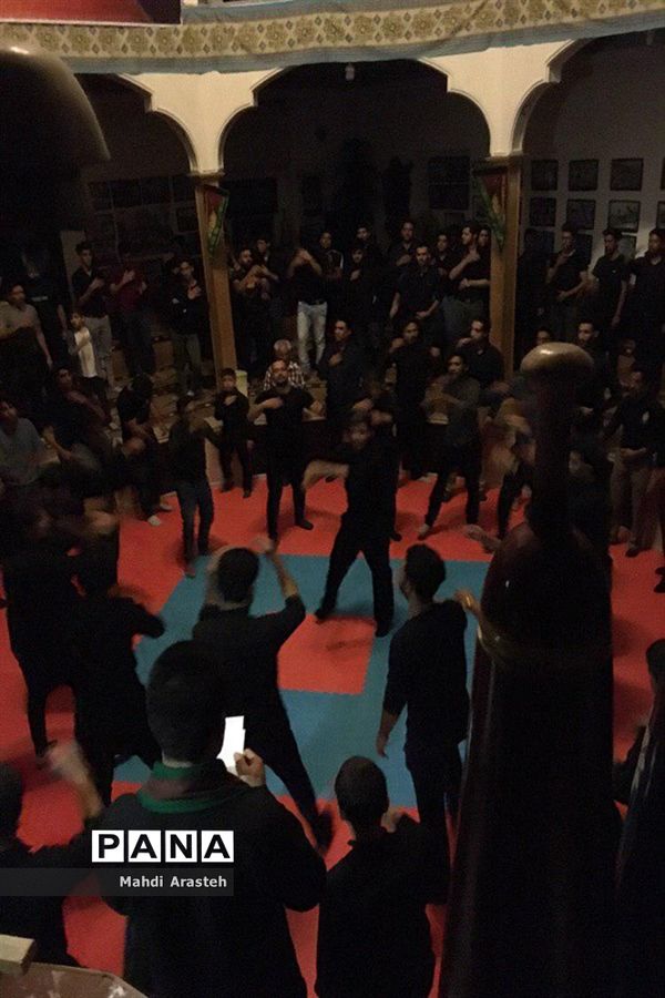 مراسم شب احیا در زور خانه مالک اشتر بیرجند