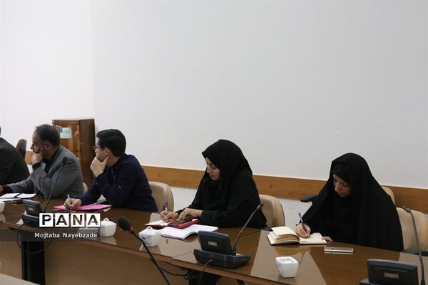 کمیته نظارت ساماندهی لباس فرم  دانش‌آموزان خراسان رضوی