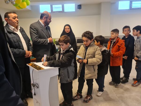 مشارکت همدلانه دانش‌آموزان مدارس پردیس در جشن نیکوکاری 