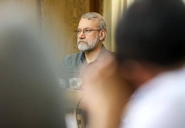 علی لاریجانی: ایران برای یک جنگ طولانی‌مدت آماده است، برخلاف آمادگی آمریکا
