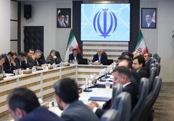 در کنار تهدیدها، ظرفیت‌های کشور را هم ببینیم/ از مشکلات عبور می‌کنیم