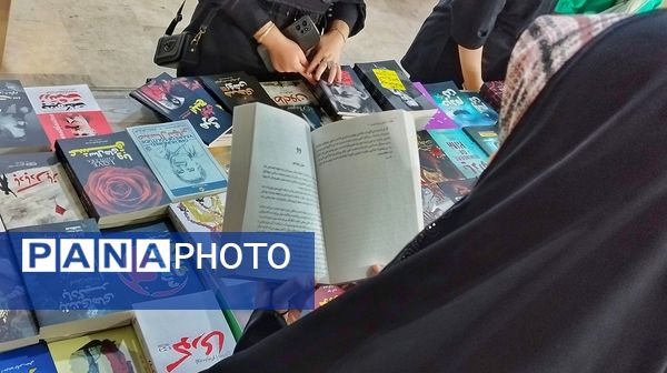  برگزاری نمایشگاه کتاب در فرهنگسرای ملاصدرا شهرستان اشتهارد 