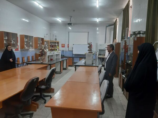 بازدید سرگروه‌های آموزشی از دبیرستان مهشید مصلی نژاد