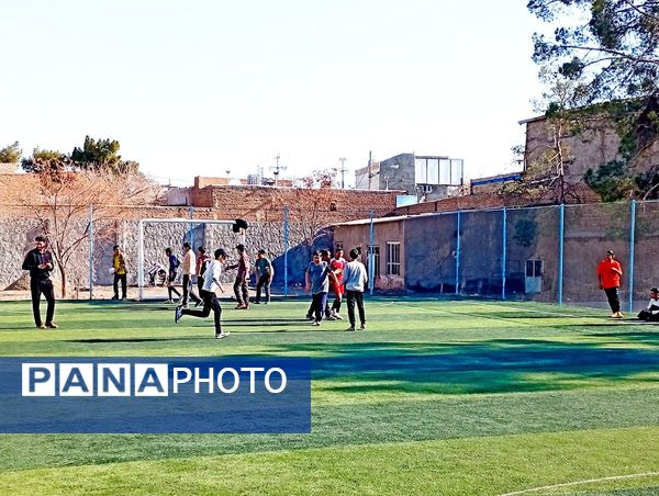 اردوی یک روزه دانش‌آموزان پایه هشتمی دبیرستان میثاق