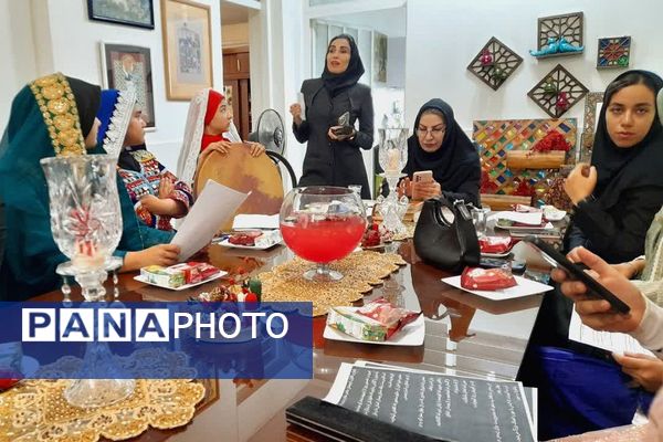 برپایی نشست ادبی به مناسبت بزرگداشت روز معلم و سعدی شیرازی