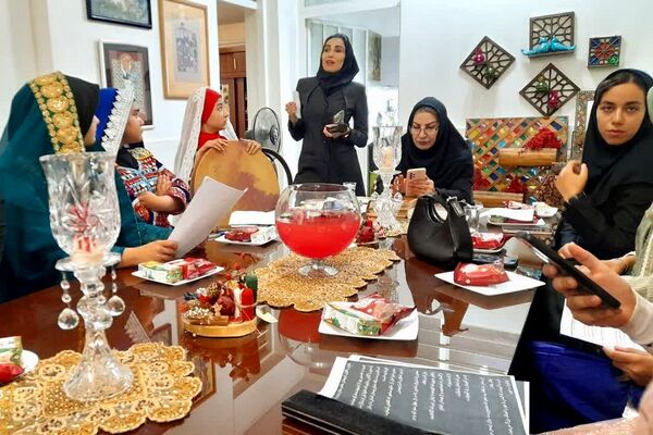 برپایی نشست ادبی به مناسبت بزرگداشت روز معلم و سعدی شیرازی