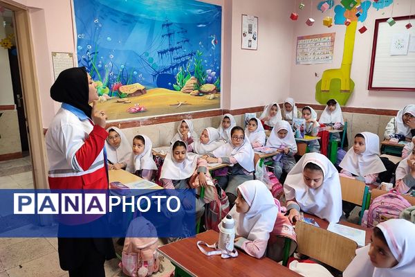 آموزش پدافند غیرعامل در مدارس ناحیه 2 شهرری 