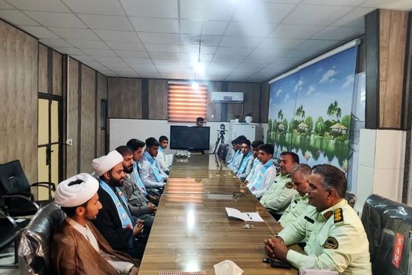 دیدار دانش‌آموزان ریگانی با سبزپوشان نیروی انتظامی به مناسبت هفته ناجا