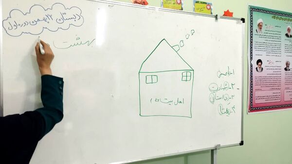 محفل انس با قرآن به‌مناسبت هفته بسیج دانش‌آموزی