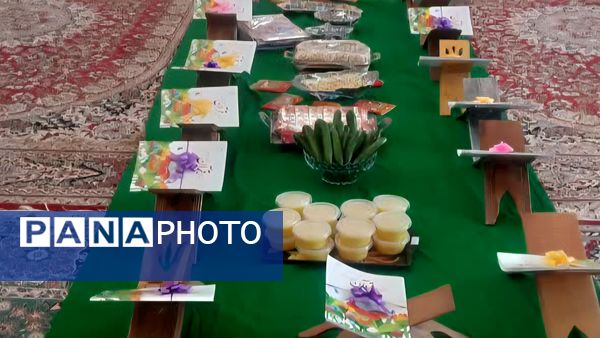 مراسم عهد و پیمان با قرآن در دبستان قمر بنی هاشم شهرستان زارچ 