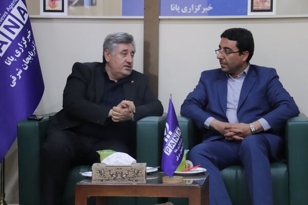 حضور مدیرکل فرهنگ و ارشاد اسلامی آذربایجان شرقی در دفتر خبرگزاری پانا استان به‌مناسبت روز خبرنگار