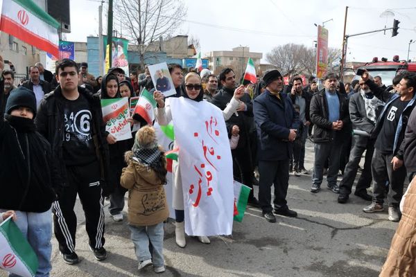 حضور پرشور مردم تکاب در راهپیمایی ۲۲ بهمن