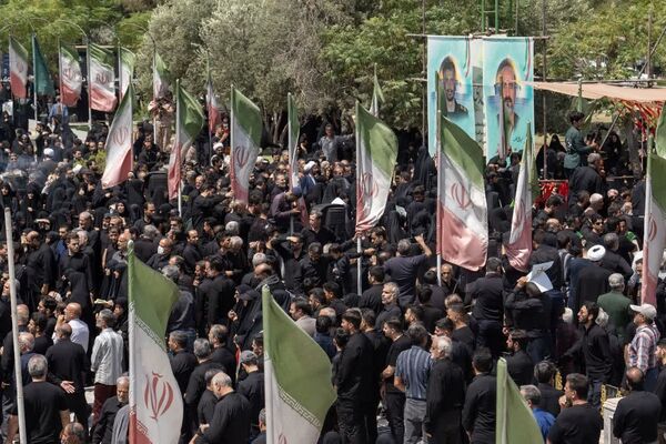 تشییع با شکوه شهدای مقاومت در دارالمؤمنین کاشان