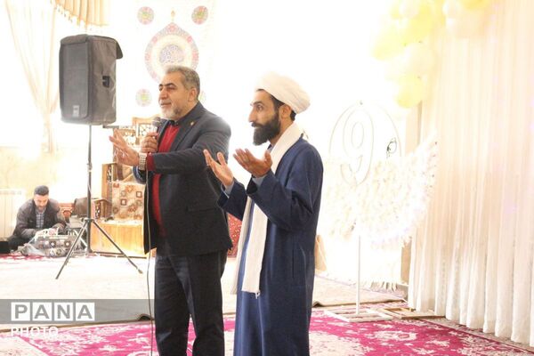 آغاز مسیر بندگی؛ جشن تکلیف دانش‌آموزان دختر فیروزکوهی