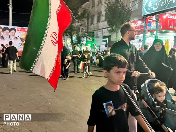 حضور باشکوه  مردم کرج در صد و هفتمین شب از تجمعات مردمی